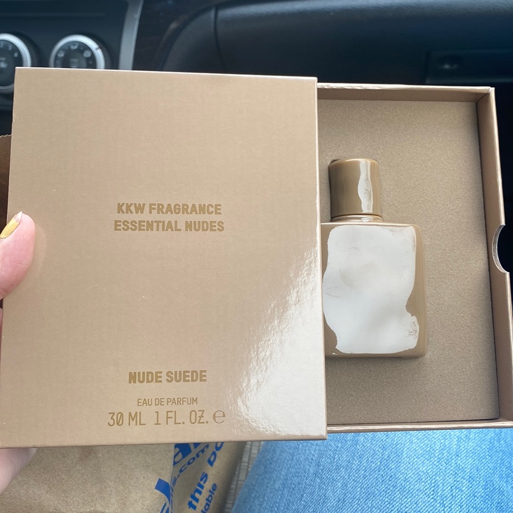 Kkw fragrance essential nudes